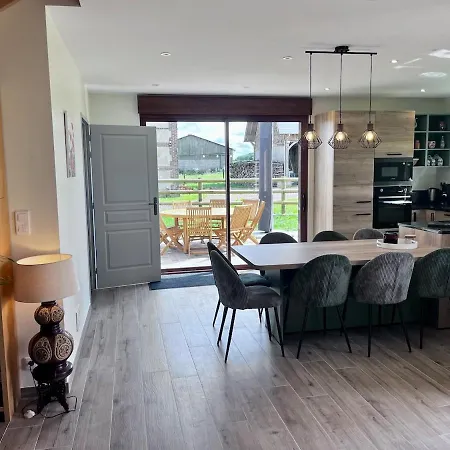 De La Marchere - Campagne - Proche Villages Holiday home *